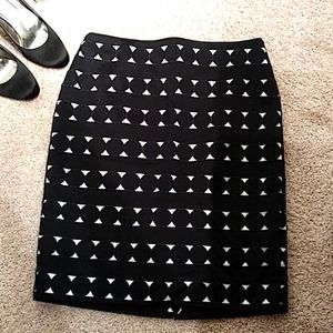 {WHBM} Black and White Pencil Skirt